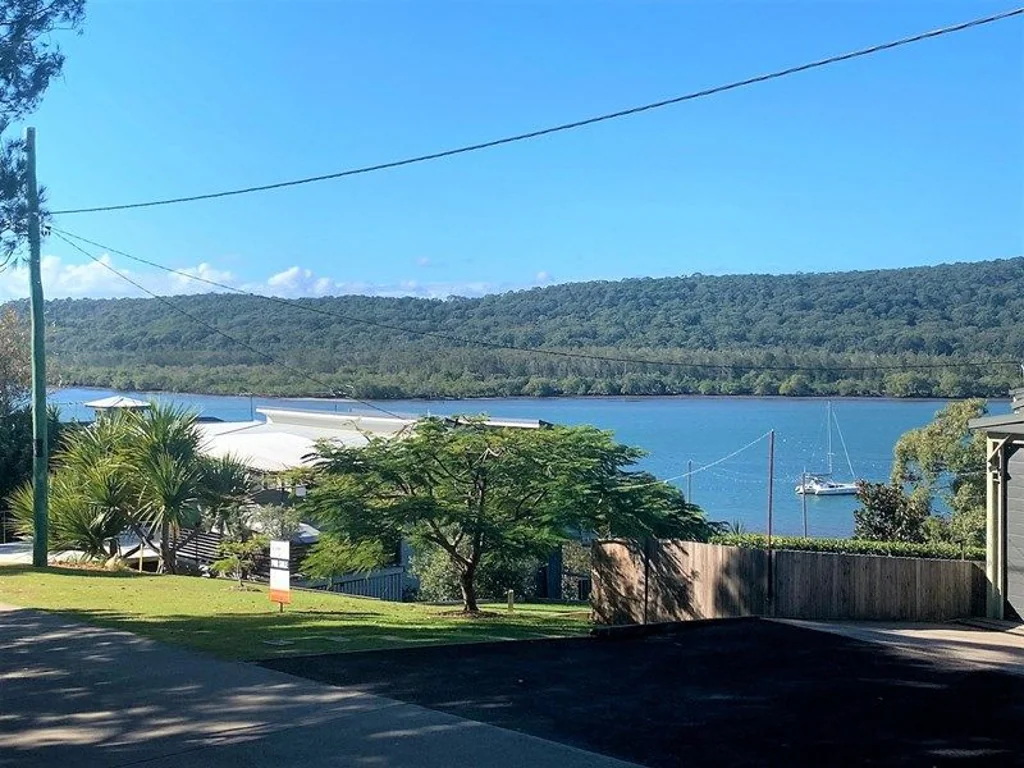 Russell Island VACANT LAND WITH EASTERLY WATER VIEWS!