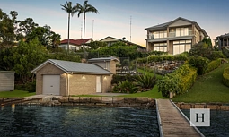 6 Scott Road, Mannering Park