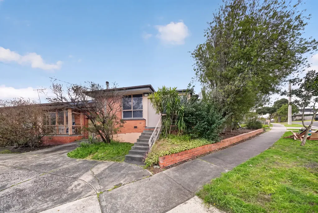 Comfortable Living in a Convenient Mount Waverley Position
