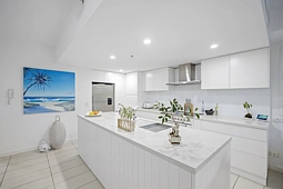 301/3 McLean Street, Coolangatta