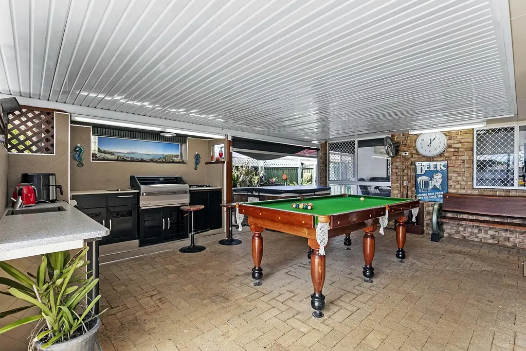 Kawungan 3Zimmer Great Outdoor Entertaining in a Convenient Central Location