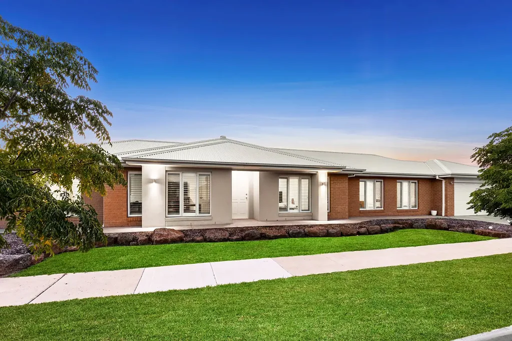 Lara 4Moenga Spacious 4 bedroom Family Home with two Versatile Living areas plus dedicated office.