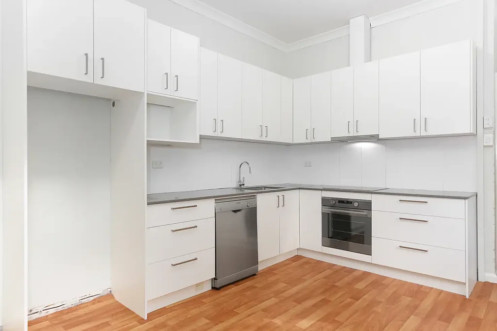 Sans Souci 3部屋 Spacious Unit with Expansive Courtyard