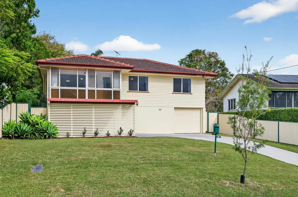 Chermside West 3침실 Stylish Highset Home on Whisper Quiet Cul De Sac - North Facing
