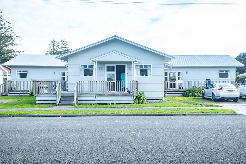 Wairoa 6chambre Three units - investment opportunity