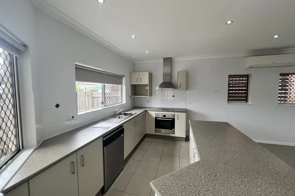 Modern Comfort in Central Mareeba