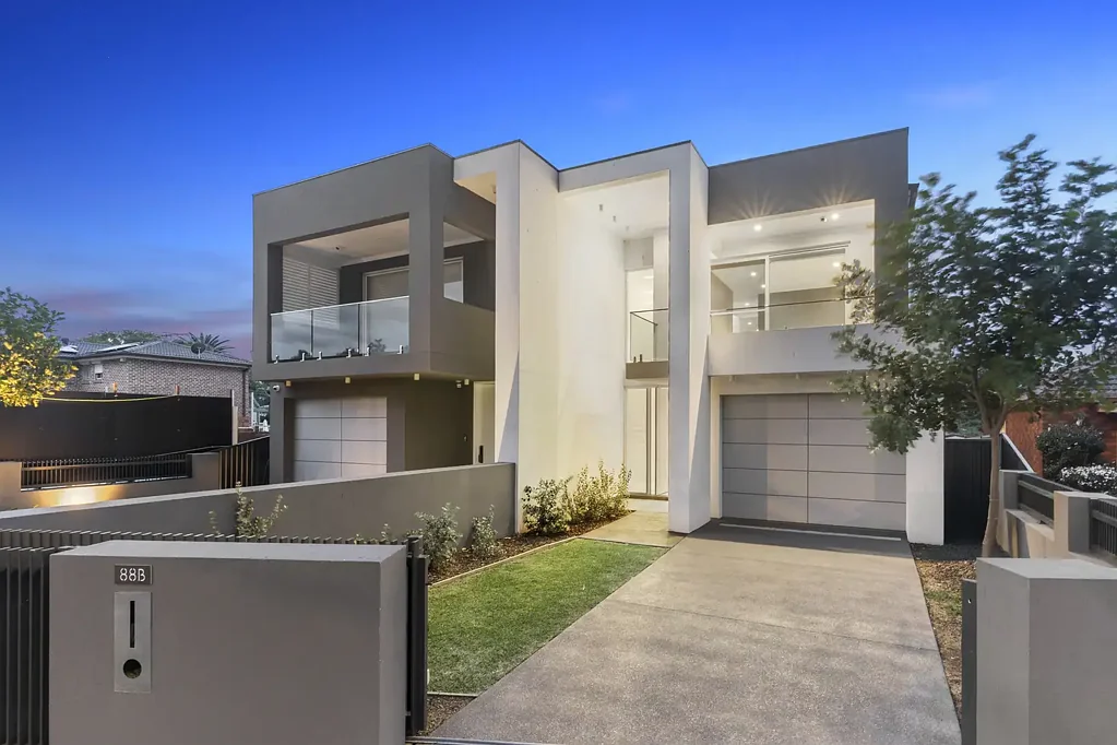 Miranda 5غرفة نوم Contemporary Family Living