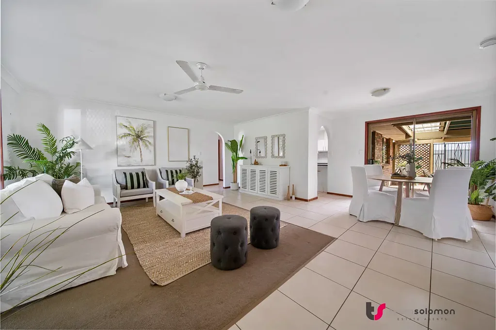 Alexandra Hills 4房 焕然一新 - 绝佳户型！ REFRESHED - GREAT FLOORPLAN!
