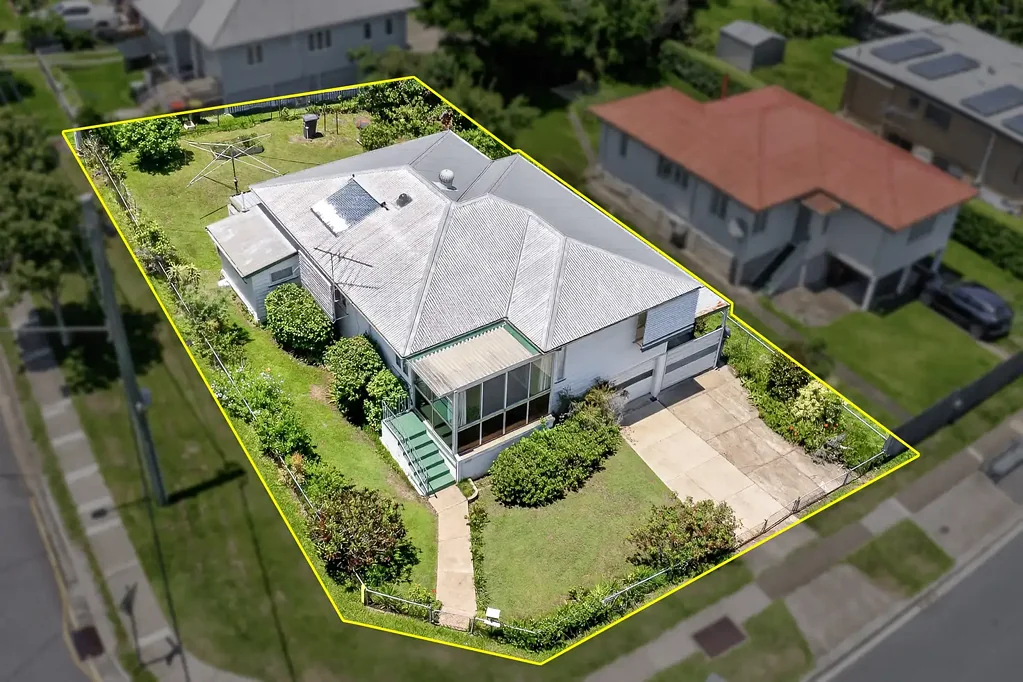 Holland Park 3Moenga Corner Block Post-War Home with Outstanding Renovation & Development Potential