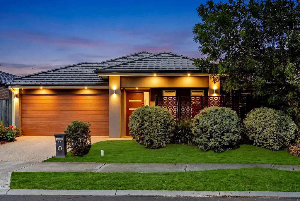 Point Cook 4 Bedroom The Pinnacle of Parkfront Luxury