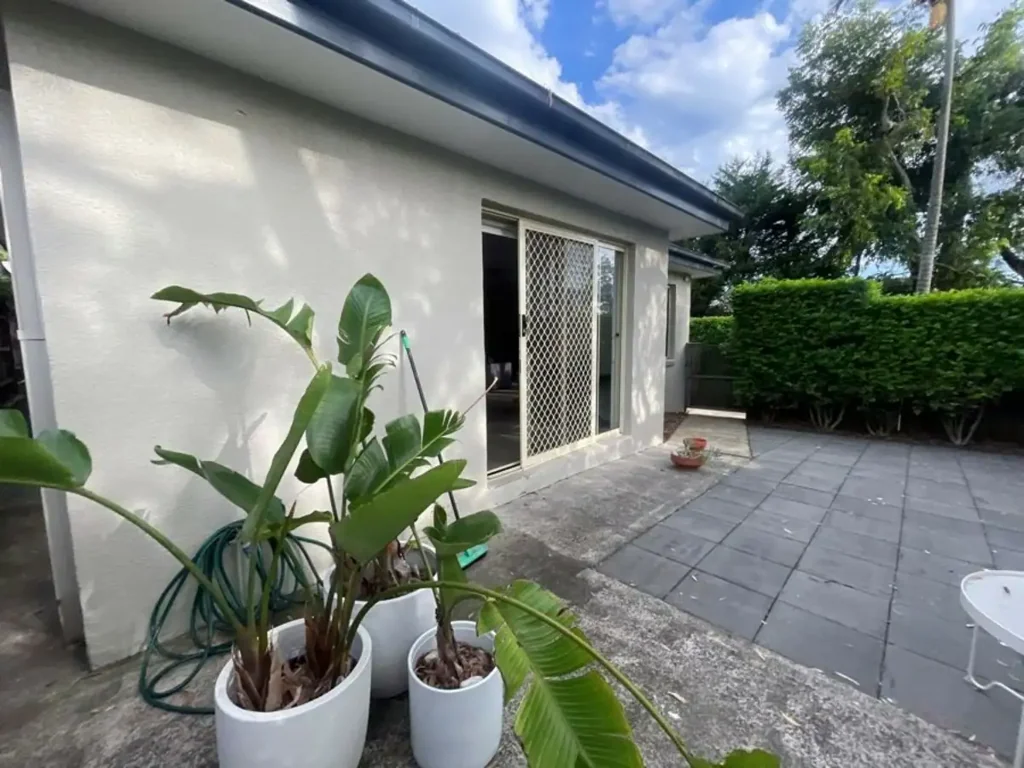 Family Townhouse  – Garden Maintenance Included | $125