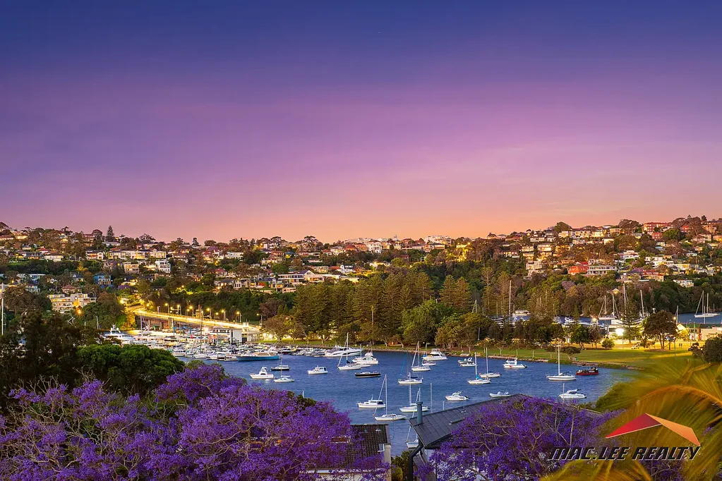 Mosman 5غرفة نوم Architectural Masterpiece with Captivating Middle Harbour Views