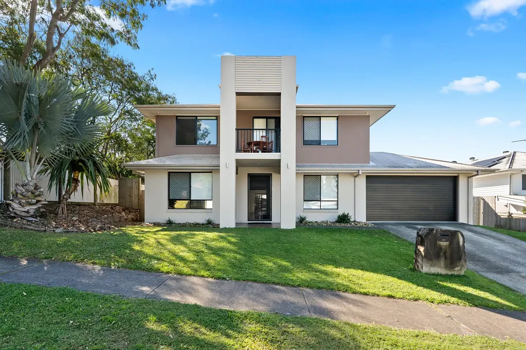 Ormeau 5 Bedroom Spacious Family Living with Poolside Entertaining & Strong Investment Appeal