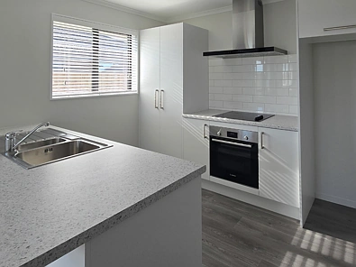 Tidy Three Bedroom Home In Lincoln!