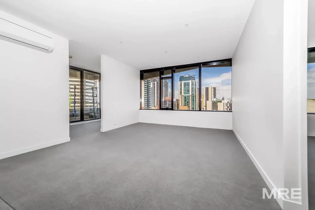 Spacious corner residence in the heart of Fulton Lane
