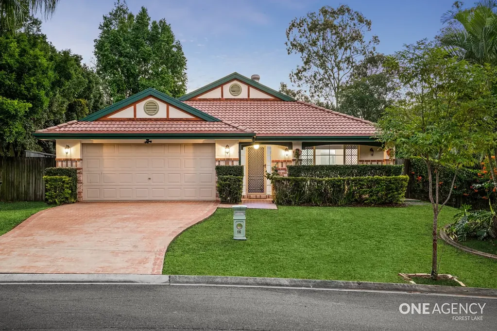 Forest Lake 3房  声誉卓著的克里克伍德庄园 | 738平方米的家庭生活  Prestigious Creekwood Estate | Family Living on 738m²
