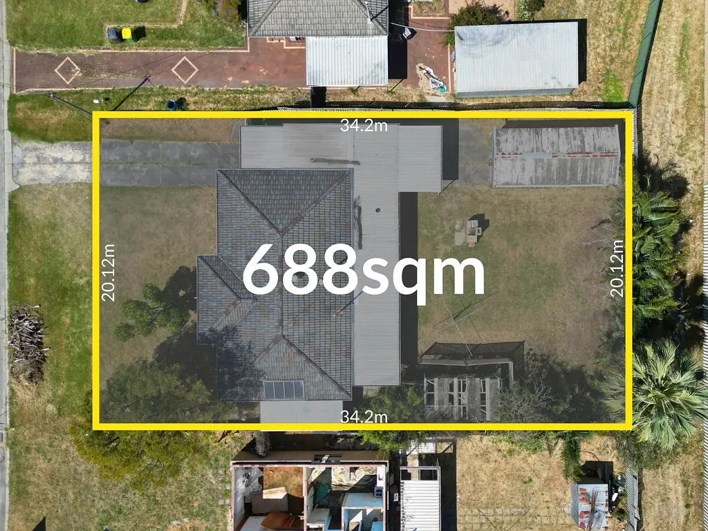 Kenwick 3Kwarto Spacious 688sqm Block with R30 Zoning!
