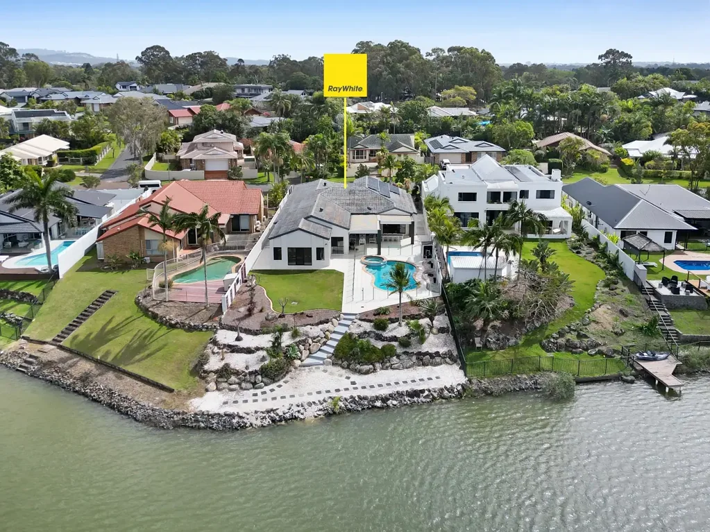 Robina 5 Bedroom An Icon of Waterfront Grandeur - Renovated Masterpiece on 1,308m²