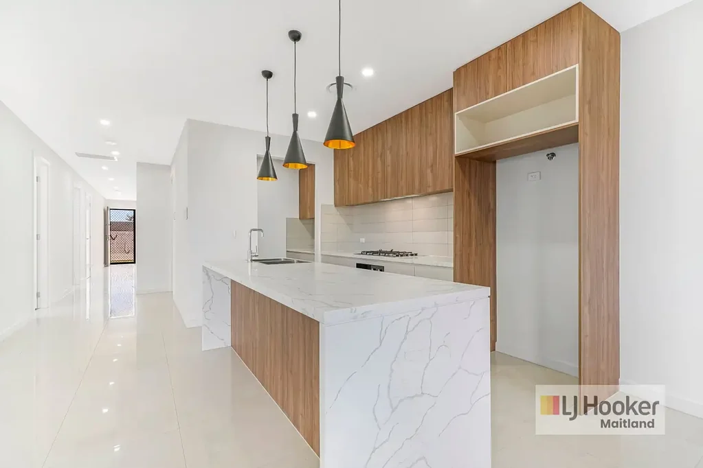 Brand New Family Home in the Heart of Lochinvar