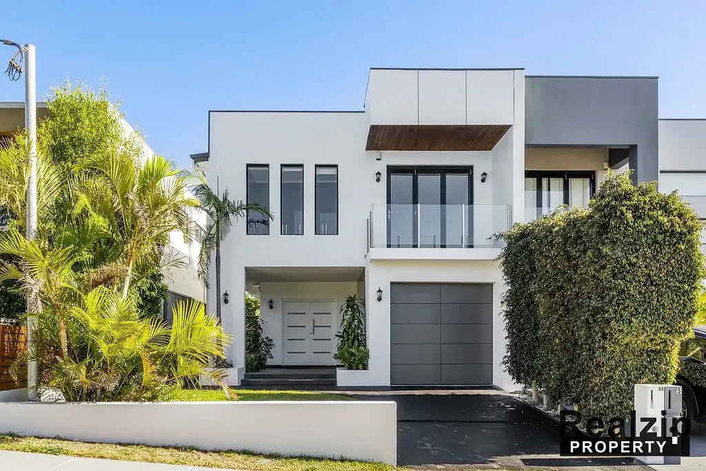 Chifley 3غرفة نوم Contemporary Coastal Luxury with Expansive Family Living