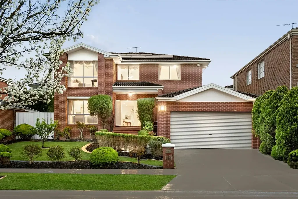 Bulleen 5 Slaapkamer Expansive Family Living in a Peaceful Leafy Setting