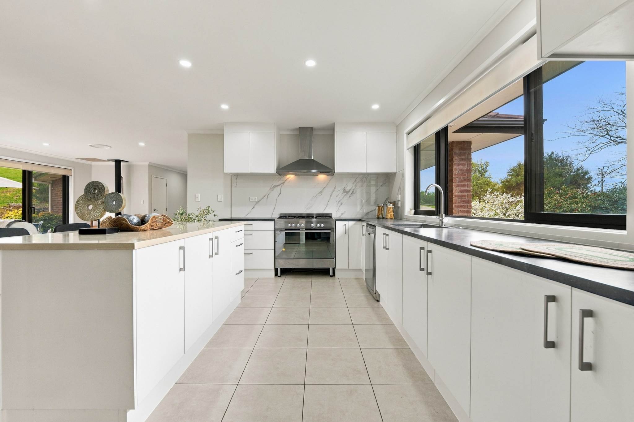 29 Whangaparaoa Road, Red Beach, photo 9