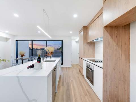 Papatoetoe 4房  Luxurious Brand New Home