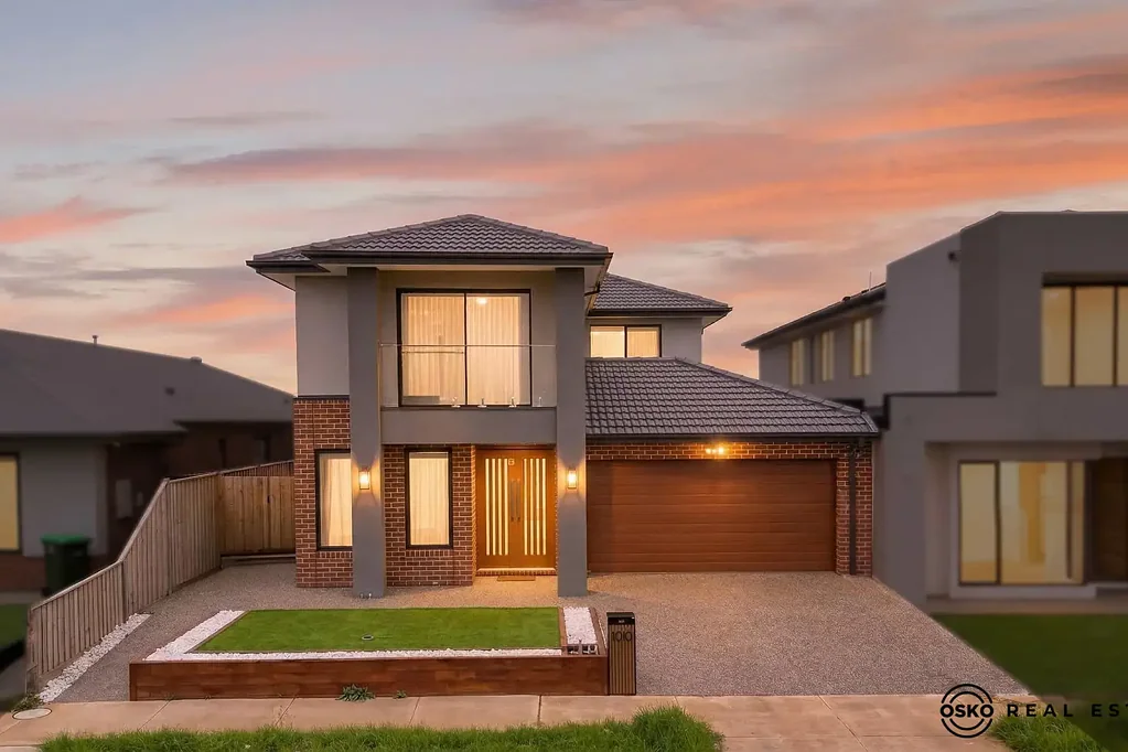 Truganina 5ห้องนอน Luxury Custom-Built Family Home with Multiple Living Zones & Premium Upgrades!