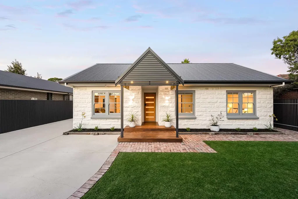 Plympton Park 4chambre A Stylish Reinvention of a City-to-Coast Classic.