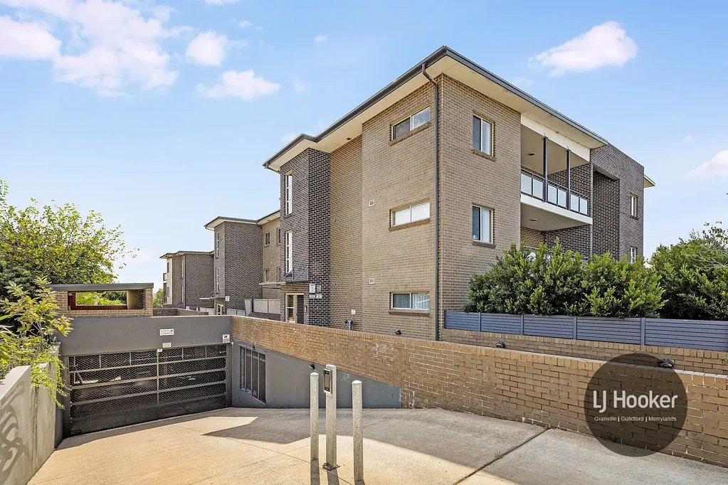 Guildford 1Moenga Modern 1-Bedroom Apartment with City Views