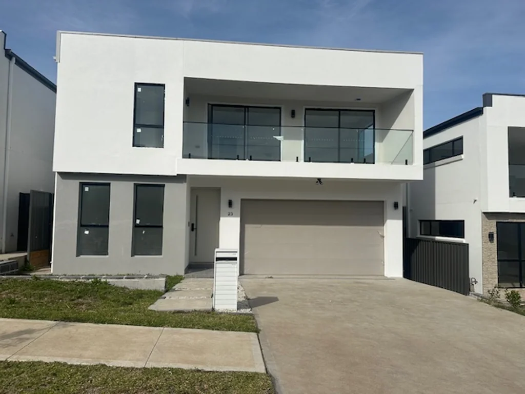 Box Hill 5 Bedroom Just Listed!