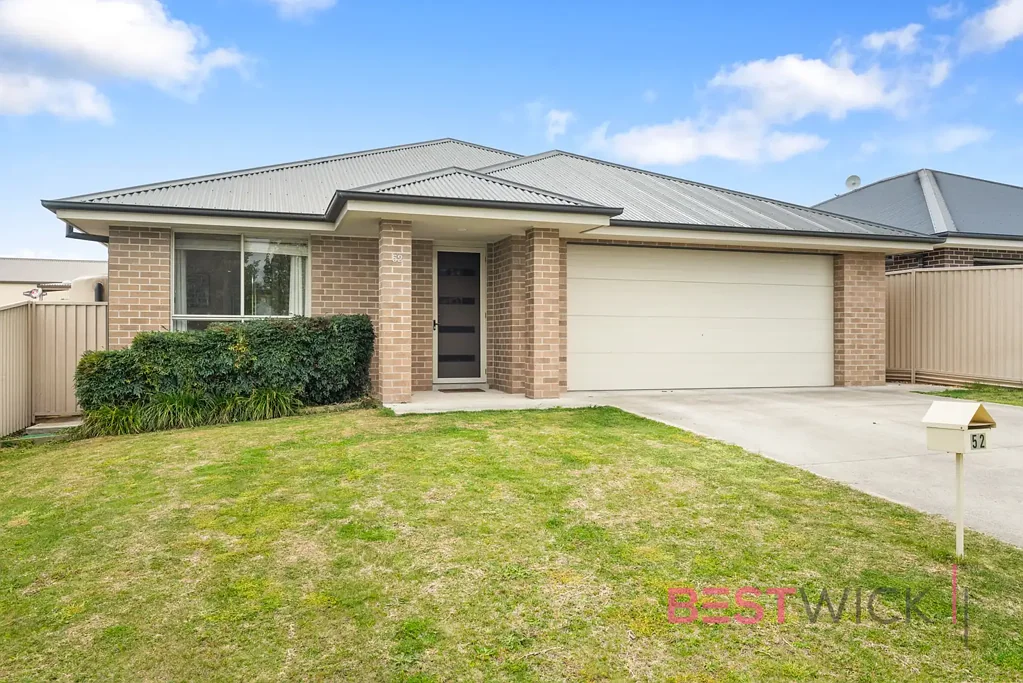 52 Wentworth Drive, Kelso, NSW 2795