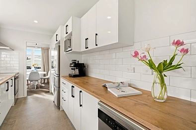 Tawa 3房  MODERN & PERFECTLY POSITIONED! Available!