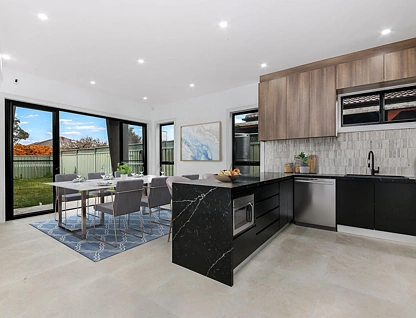 21A Longstaff Avenue, Chipping Norton, South Western Suburbs, 4 कमरे, 2 बाथरूम, Apartment