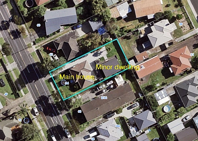 Manurewa 5房  Two Houses On 689m2 Of Urban Zoned Land