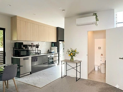 Modern, Sun-Filled 2-Bedroom Home in Prime Hen...