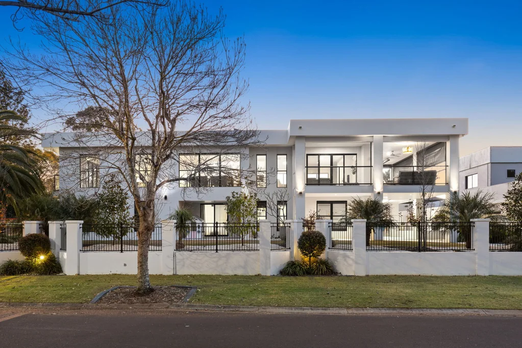 2 Caithness Court, Middle Ridge, QLD 4350
