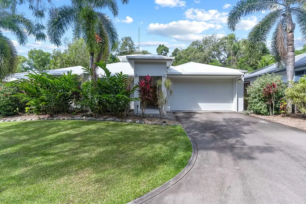 Palm Cove 4غرفة نوم Executive Family Living Backing Onto Reserve in Prestigious Argentea Estate!