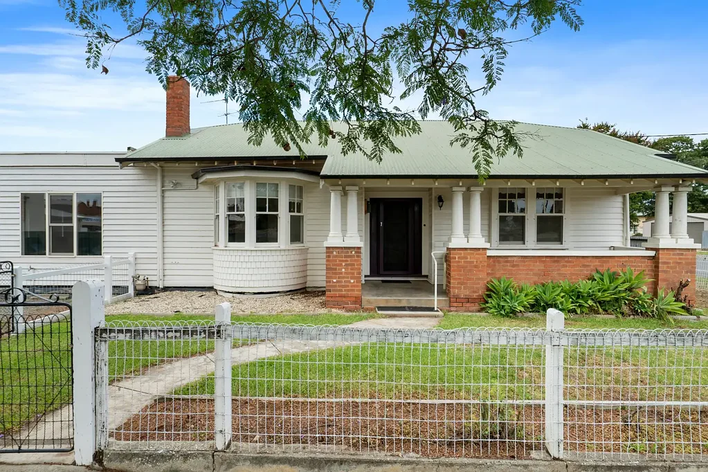 FURNISHED FOUR BEDROOM