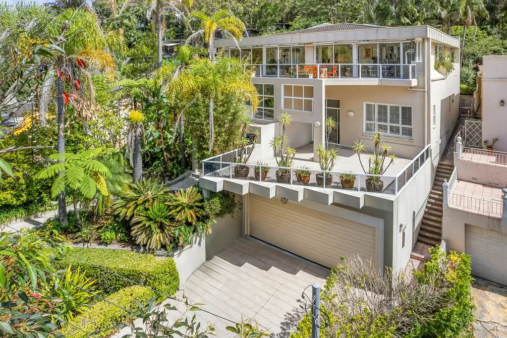 Vaucluse 4कमरा Multi-Level Family Sanctuary, Perfect Northerly Aspect in Prestigious Avenue