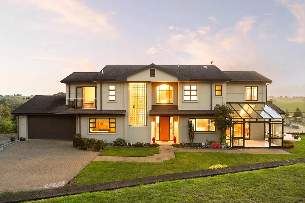 Temple View 4 Bedroom Living Above the Ordinary