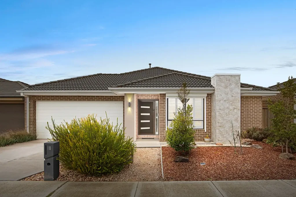 18 Fishbone Avenue, Werribee, VIC 3030