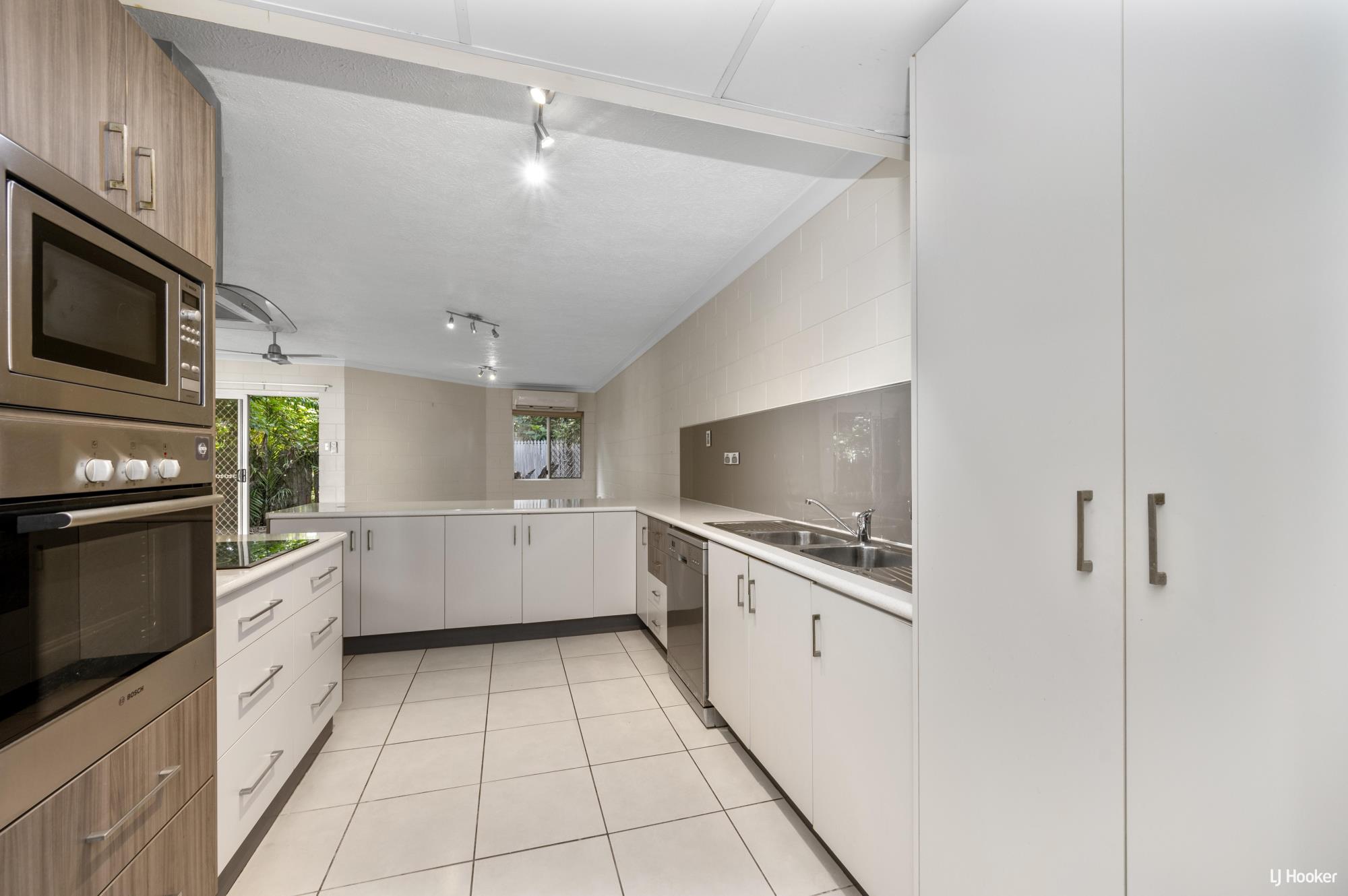 12 OLD COMMON RD, BELGIAN GARDENS QLD 4810, 0 rūma, 0 rūma horoi, Unit