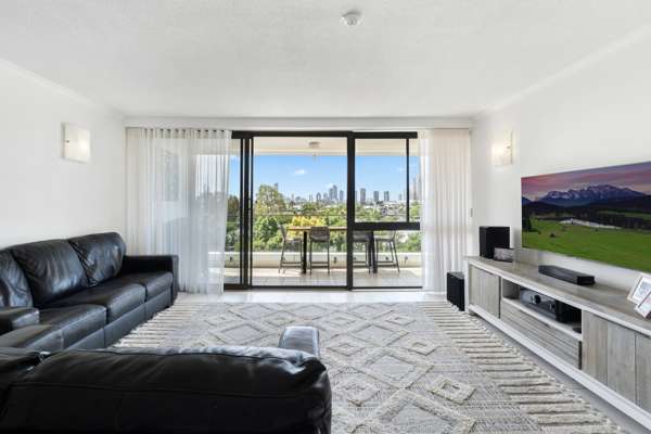 Mermaid Waters 2 Bedroom Live the Ultimate Easy Life –Luxury Apartment Living
