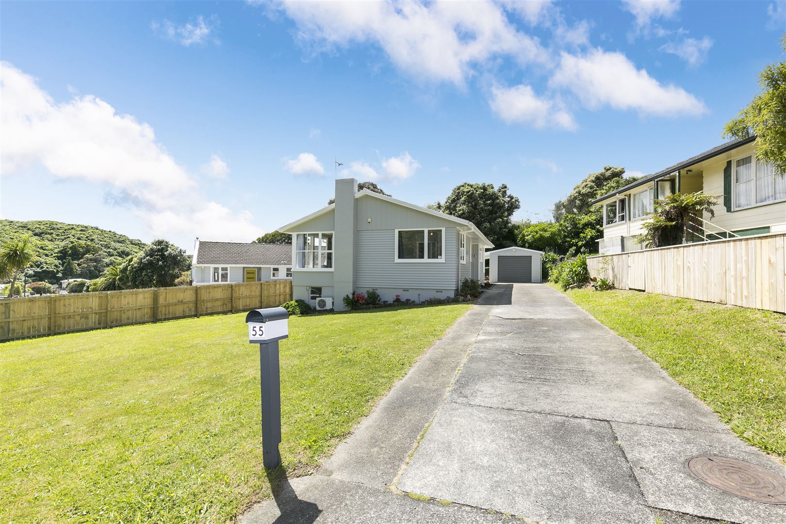 55 Rangituhi Crescent, Takapuwahia, Porirua, 3 phòng ngủ, 1 phòng tắm