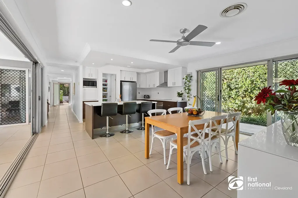 SPACIOUS LOWSET FAMILY HOME IN WELLINGTON POINT