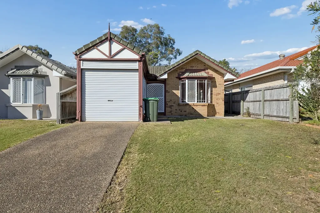 Sunnybank Hills 3બેડરૂમ SUNNYBANK HILLS RENO PROJECT or KNOCK DOWN - REBUILD