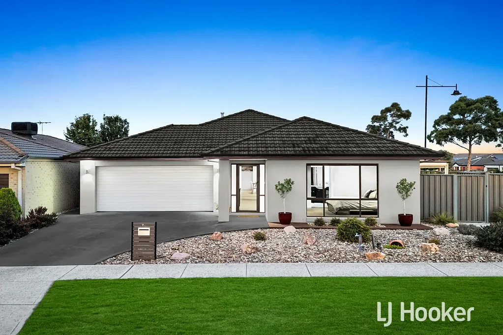 74 Datura Avenue, Cranbourne North, VIC 3977