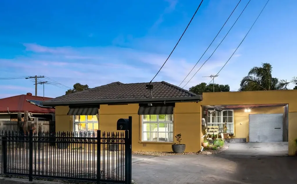 Melton South 3ਬੈੱਡਰੂਮ Immaculate Family Home in RGZ1!