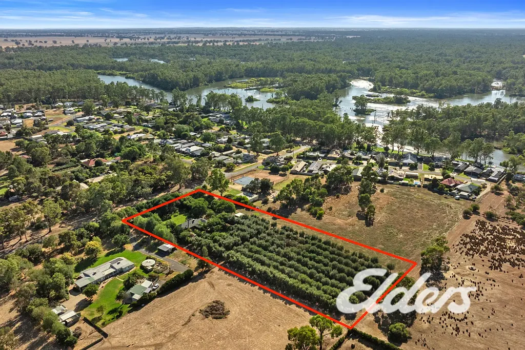 Bundalong 4房  BEAUTIFUL HOME WITH DEVELOPMENT POTENTIAL!